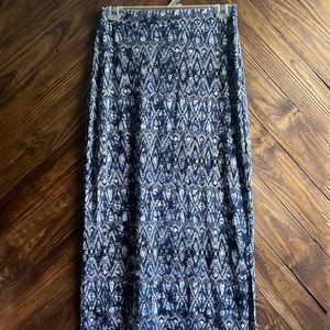 No comment-maxi skirt. Size: small Color: blue and white